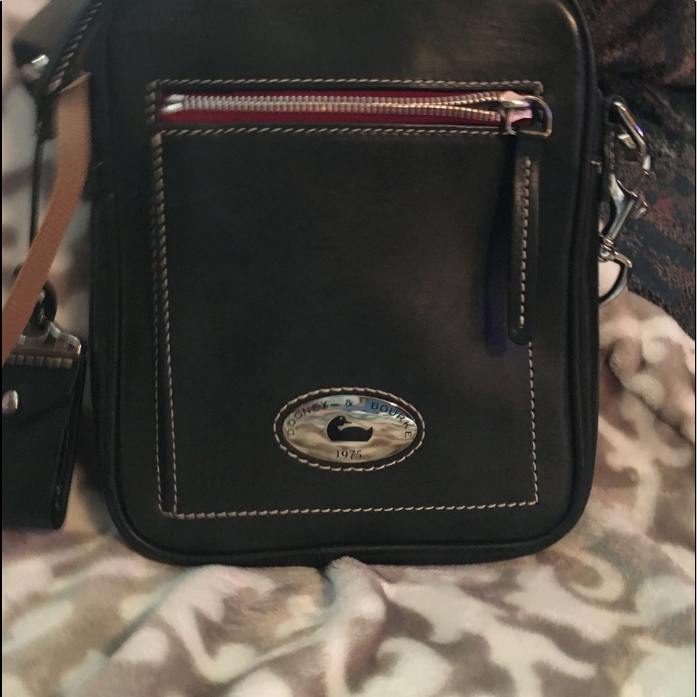 Dooney  & Bourke camera crossbody